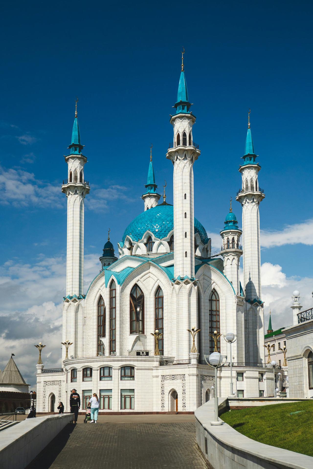 Казанский кремль и Баумана 7