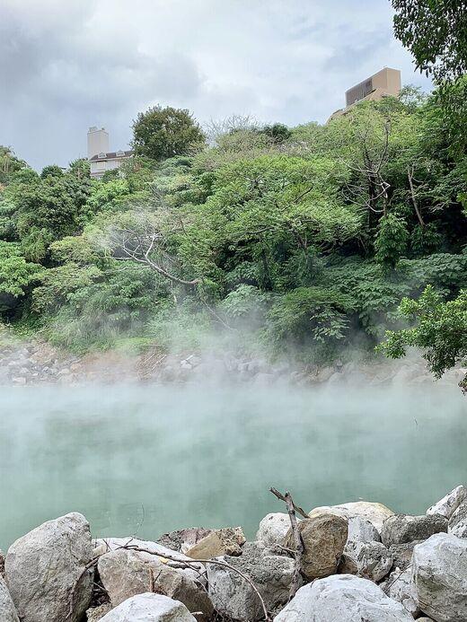 Горячие источники Бэйтоу