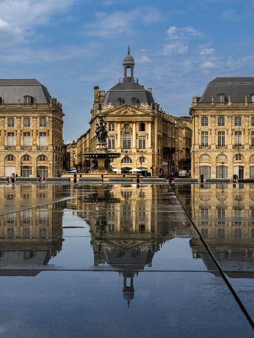 Площадь Биржи и Зеркало воды
