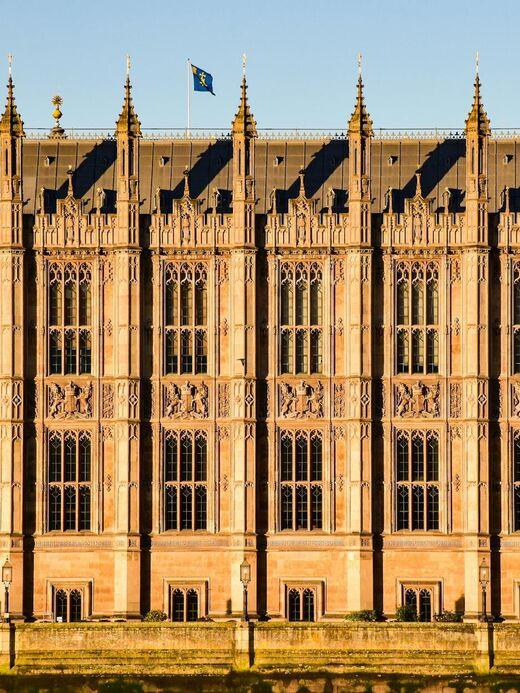 Здание парламента