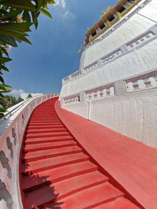 Ват Сакет (Золотая гора)