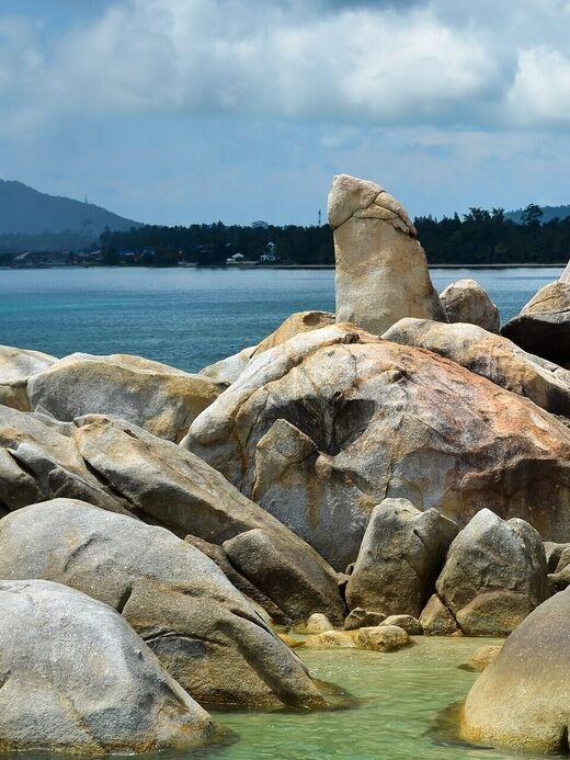 Скалы Хин Та и Хин Яй (Бабушка и Дедушка)