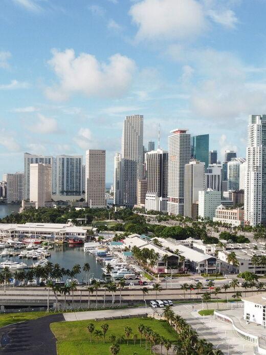 Бейсайд Маркетплейс