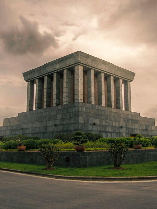 Мавзолей Хо Ши Мина